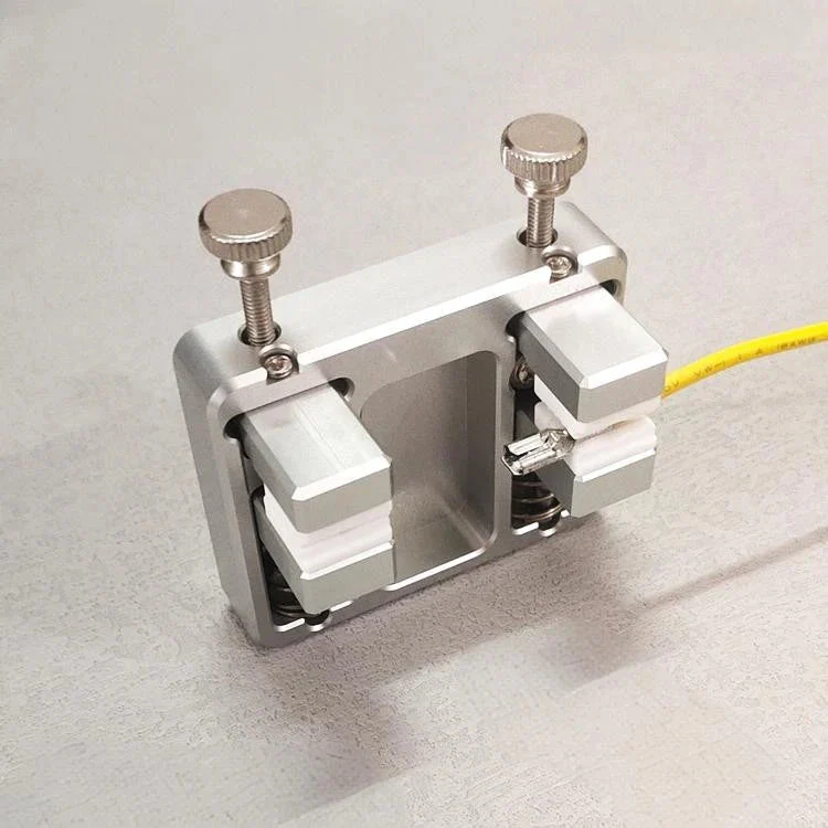 Heavy-duty aluminum soldering clamp with temperature-resistant jaw for circuit board mounting - Image 3