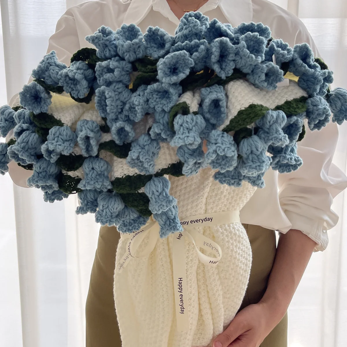 Tiktrove Bouquet Blanket - Image 2