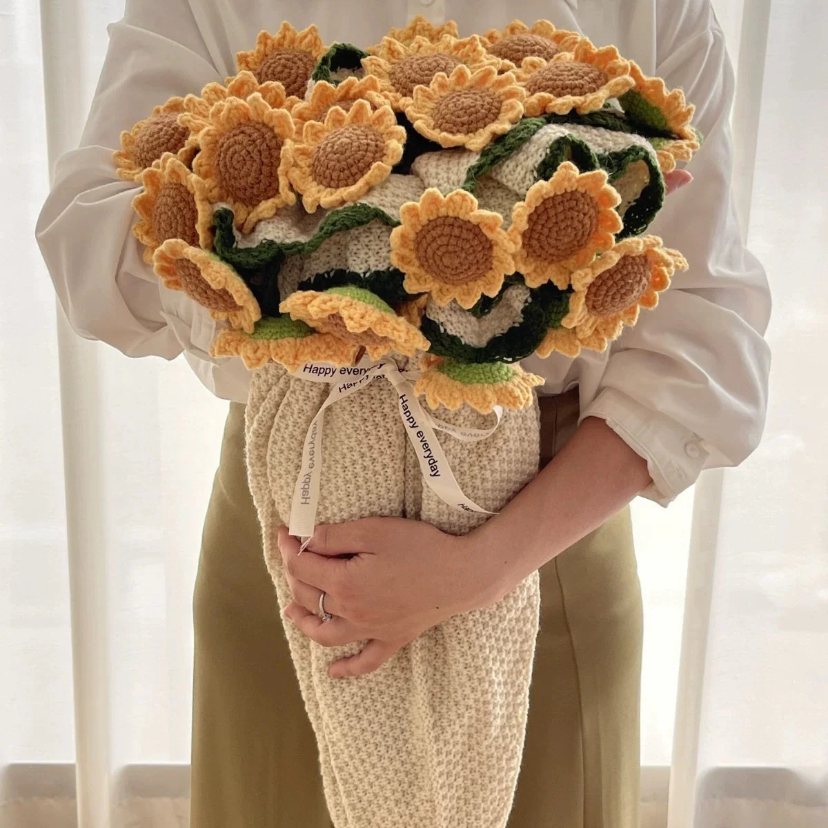 Tiktrove Bouquet Blanket - Image 5