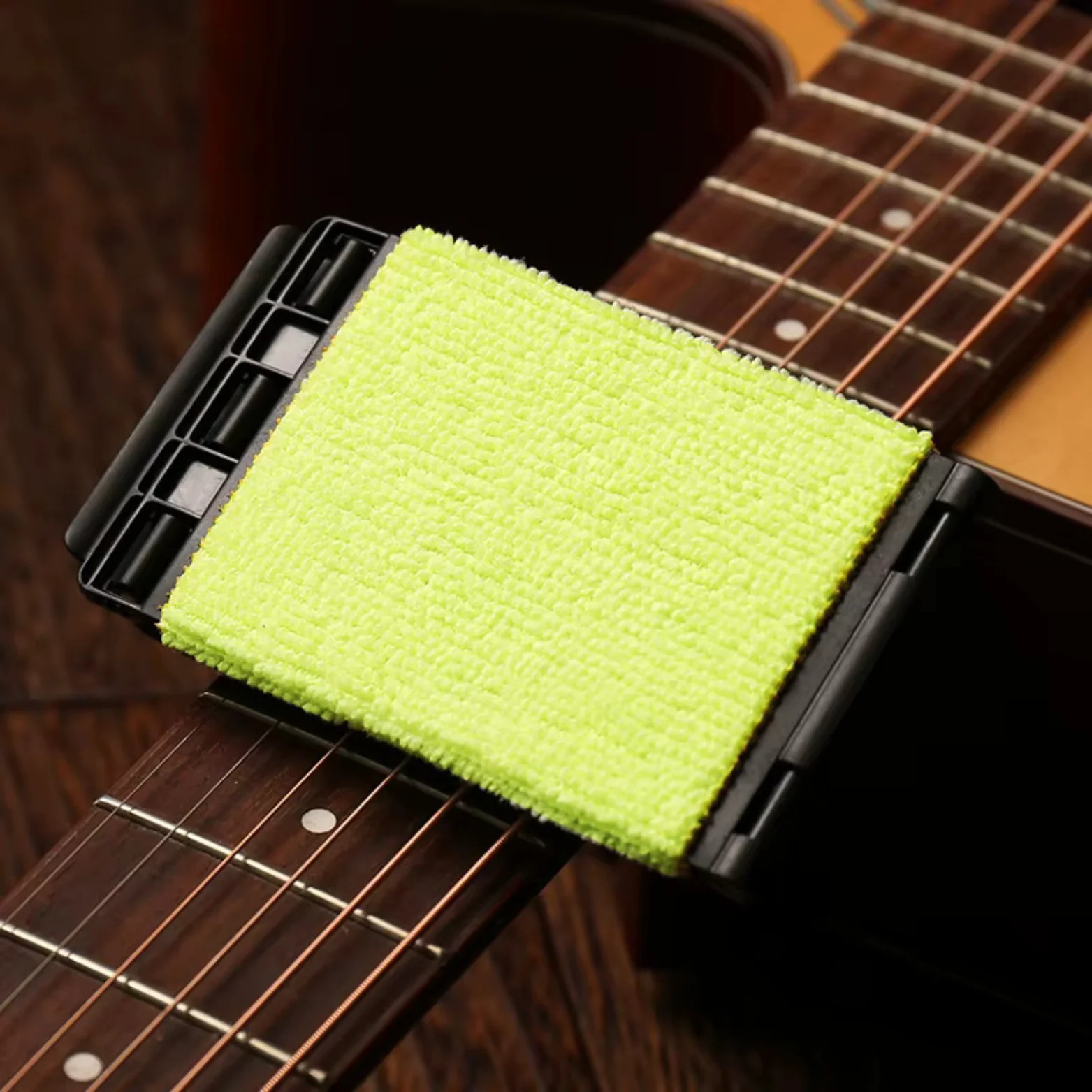 Guitar string care device - Image 4