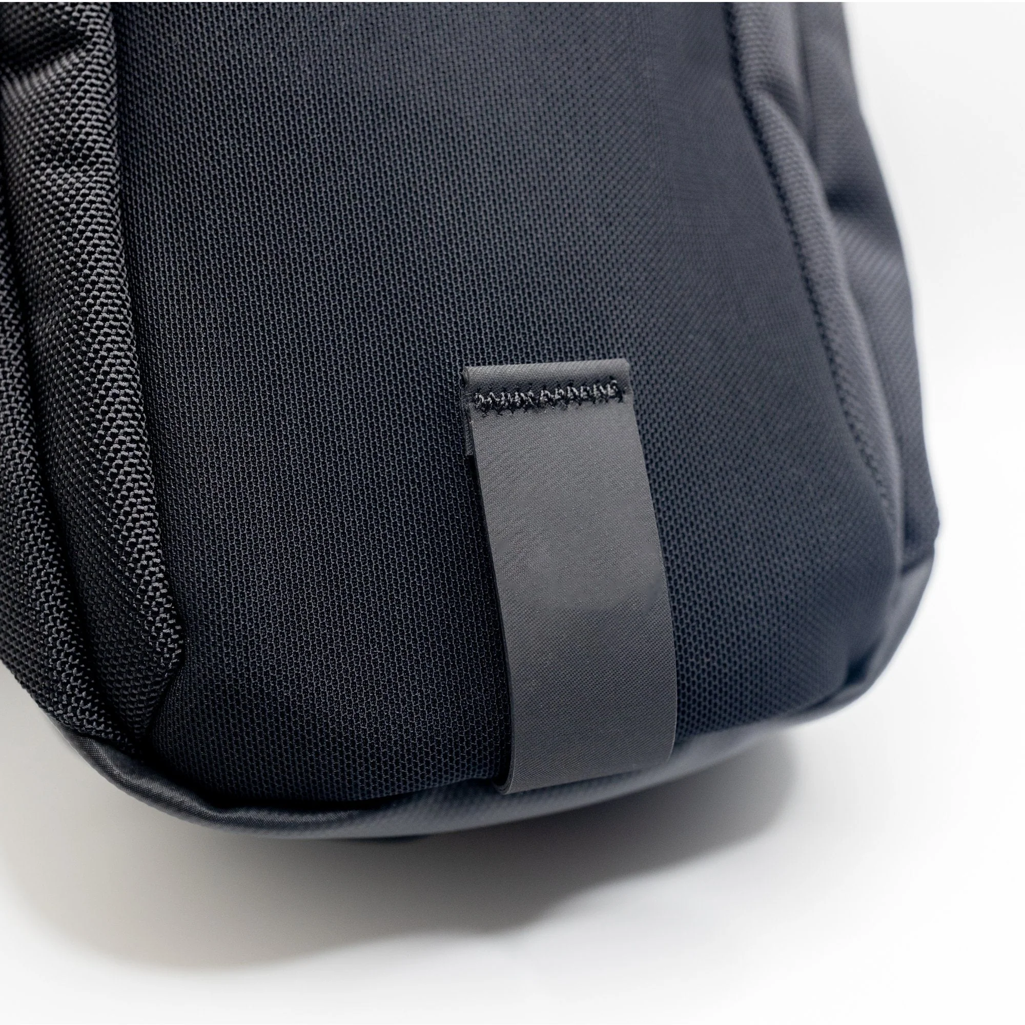 Magnetic Gym Bag for Gym, Travel, Work, and Sports - Image 14