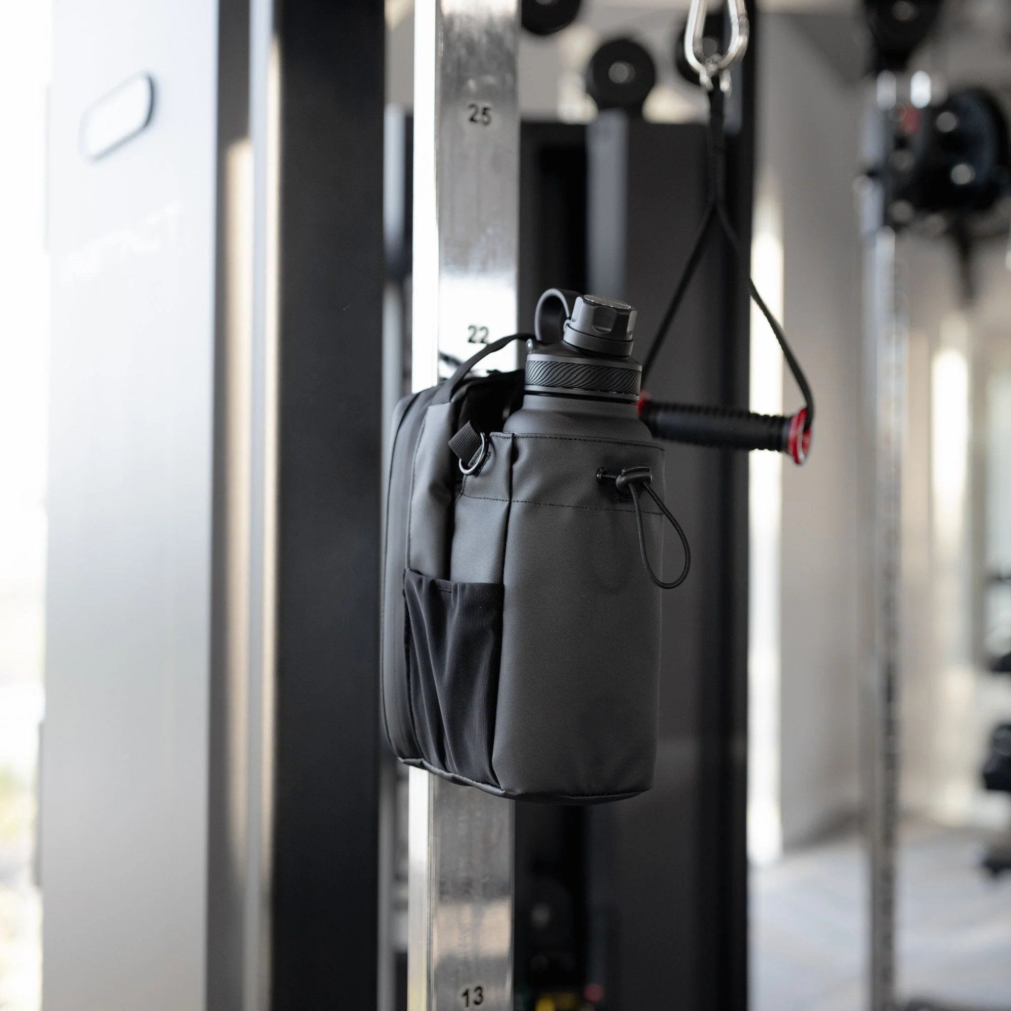 Magnetic Gym Bag for Gym, Travel, Work, and Sports - Image 5